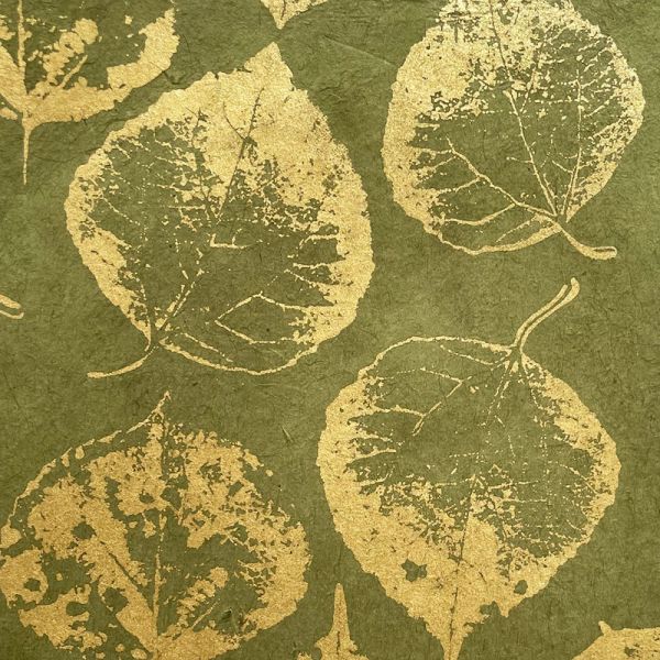 lokta-papier-met-print-van-bodhi-bladeren-in-goud-76x51cm.jpg