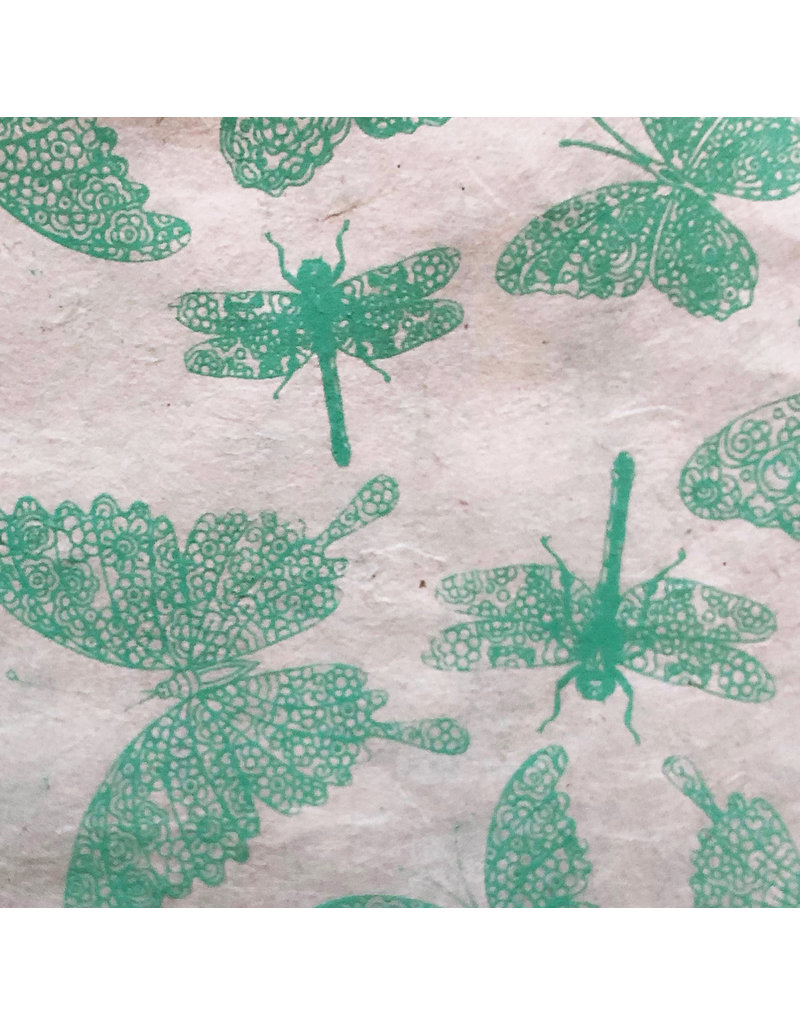 lokta-papier-met-libelle-vlinderprint-groen-76x51cm.jpg